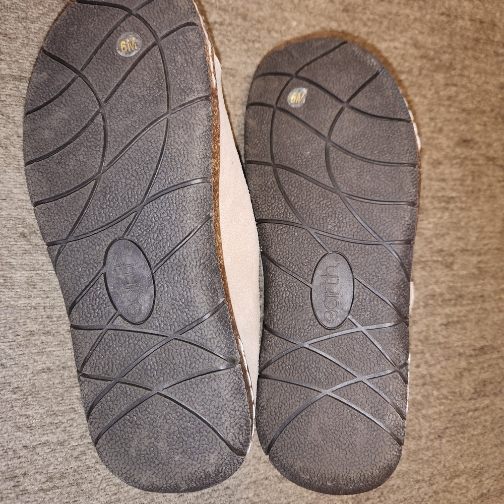 Earth Ezra2 Tan Suede Slip-On Clogs - Picture 3 of 5